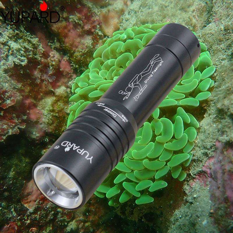 T6/L2强光变焦潜水手电筒充电水下远射防水补光黄光电池充电器