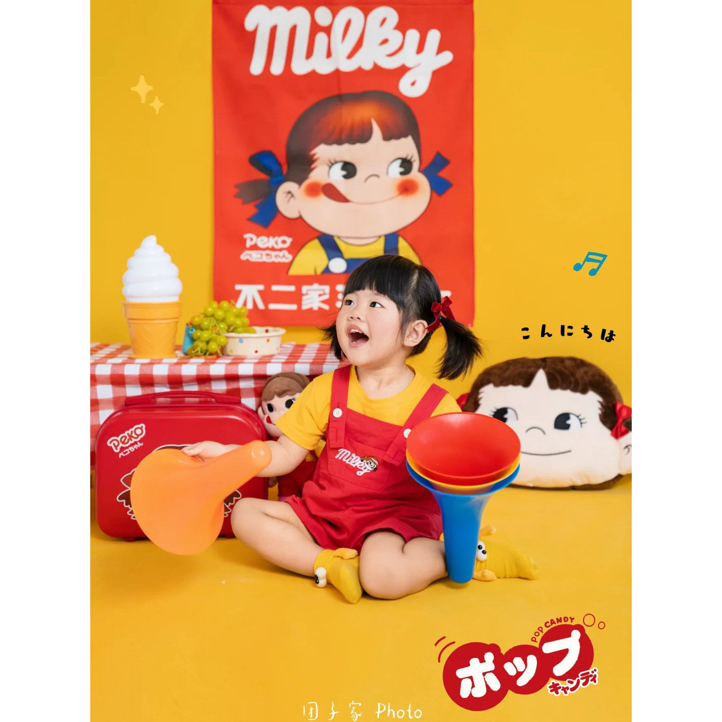 男女儿童周岁红色刺绣牛仔背带短裤摄影拍摄艺术婴幼弹力可爱
