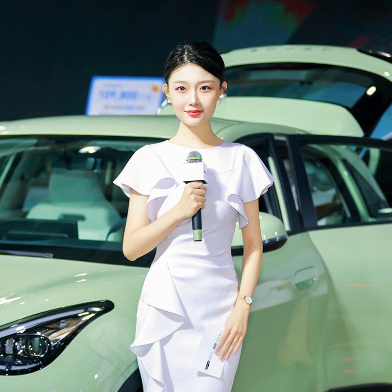 主持人晚礼服女2025新款生日宴会订婚领证小白裙平时可穿高级夏季