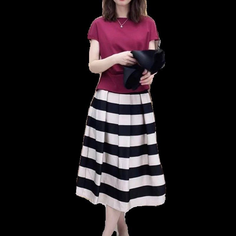 褶皱设计圆领短袖T恤女2025夏季年新款收腰黑白条纹裙子上衣套装,女装/女士精品,时尚套装,淘宝优惠券,粉丝福利购,淘宝优惠卷