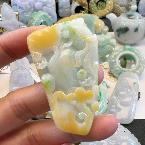 送证书天然翡翠A货黄加绿金鱼