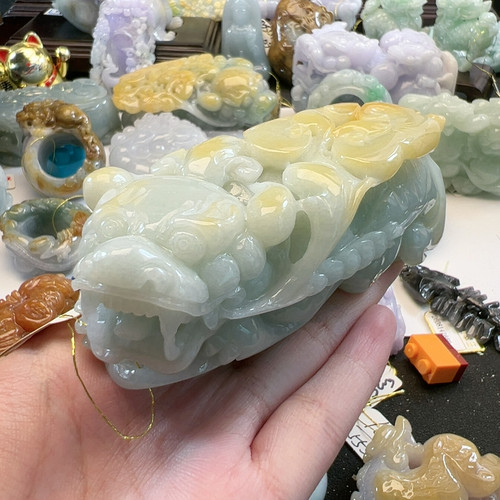 送证书 天然翡翠缅料A货黄加绿貔貅摆件