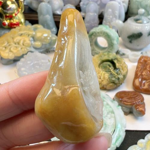 送证书天然翡翠A货黄皮小鹿