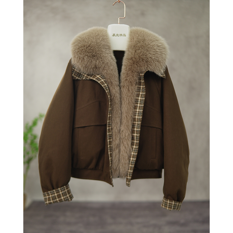 秋冬新款2025狐狸毛鹅绒时尚短款女皮草外套可拆卸大毛领B1996