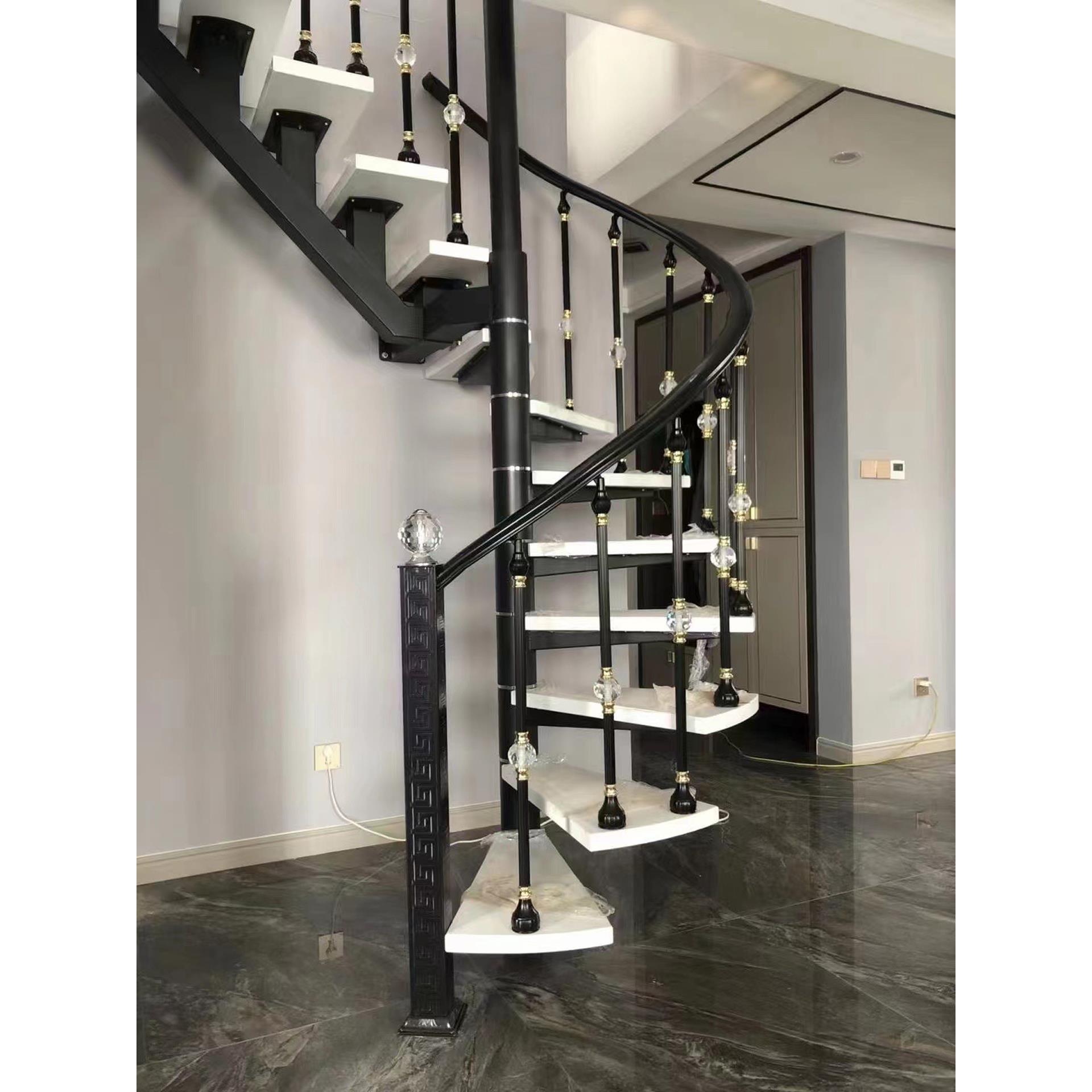 定制室内钢木楼梯复式阁楼中柱旋转梯原创设计新款别墅实木小空间