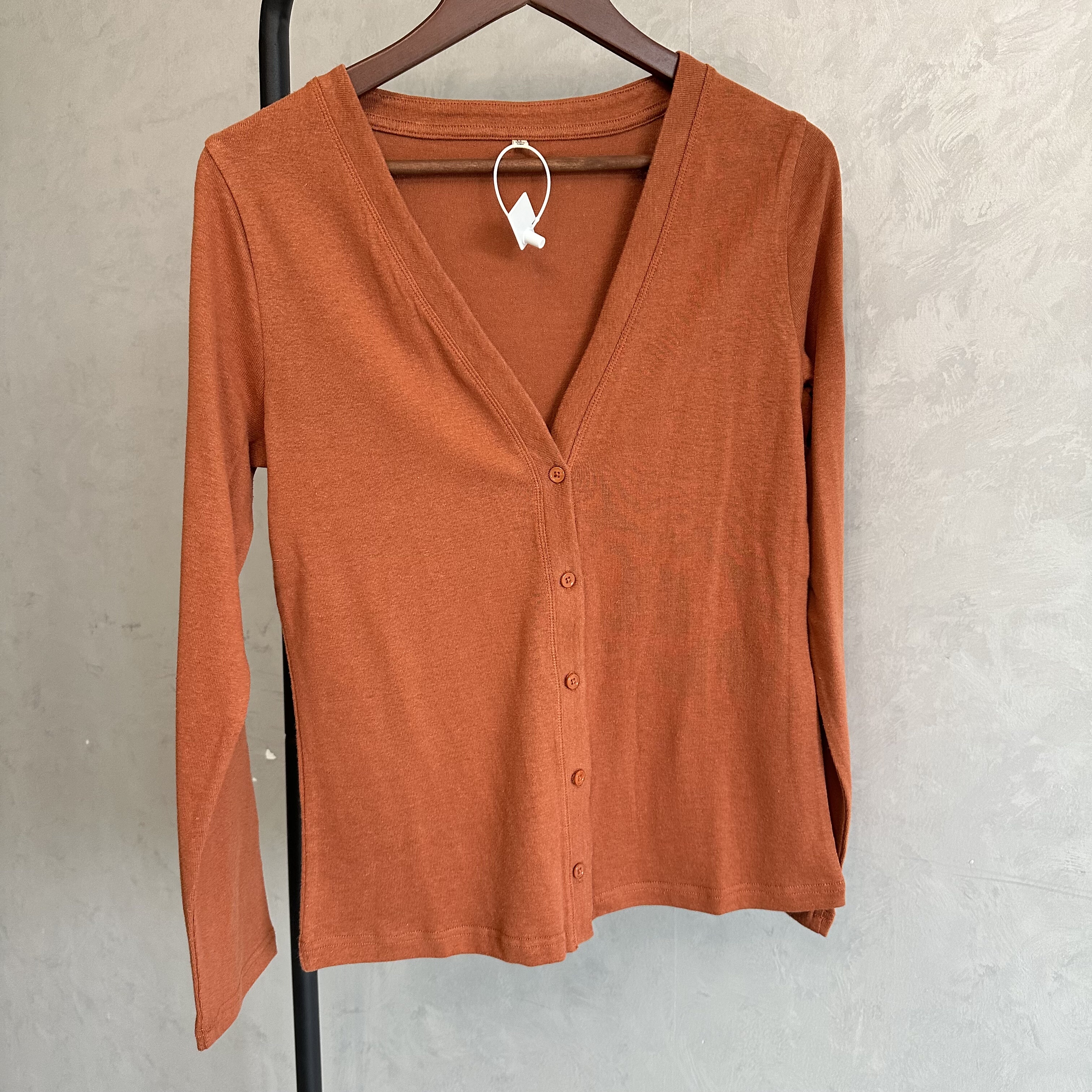 2025新款汉麻V领开衫女款高级感长袖汉麻棉透气吸湿抗菌