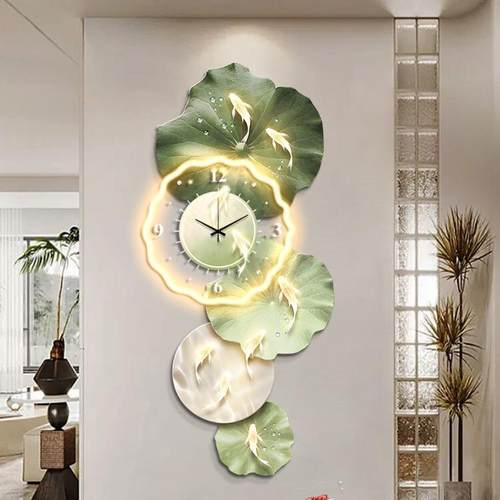 九鱼荷花图挂钟表客厅2024新款创意大气壁灯轻奢莲装饰画现代时钟