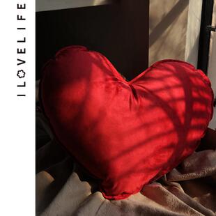 红色爱心抱枕喜字结婚新婚情侣生日礼物客厅沙发靠垫礼品送女生