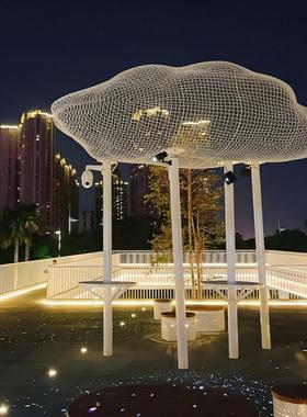 不锈钢镂空编织云朵雕塑定制公园林售楼部装饰玻璃钢抽象人物摆件