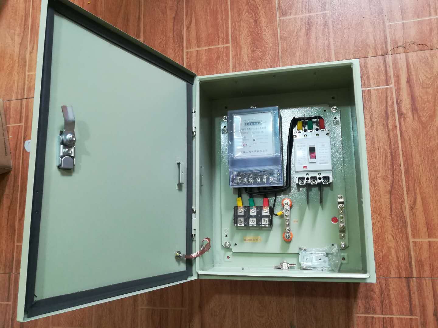 厂家定做三相四线电表箱成套配电箱 电表计量箱 接好线 100A 380V