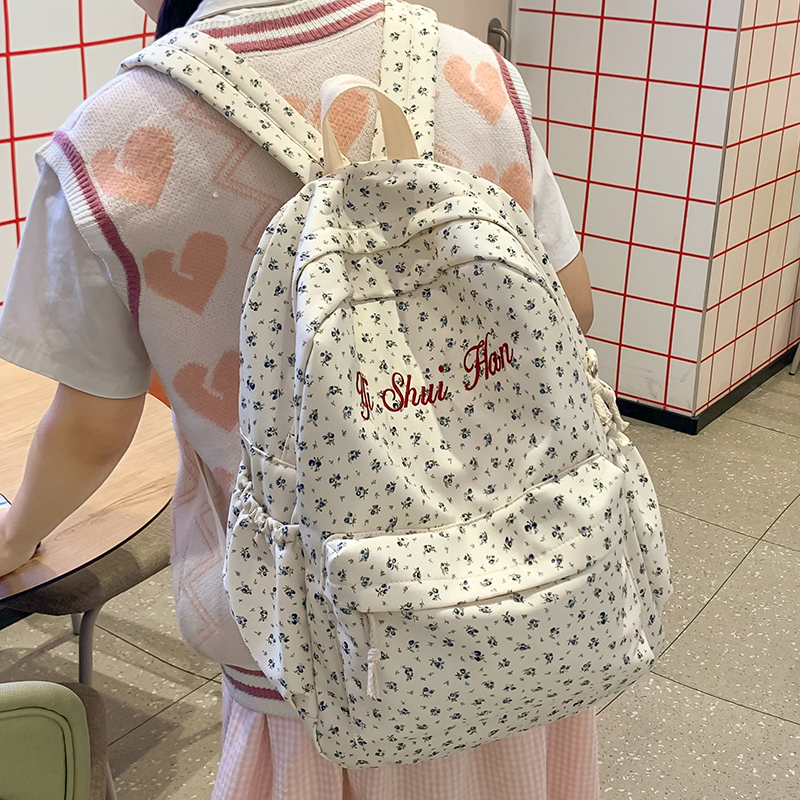 大容量ins小众碎花初中书包新款