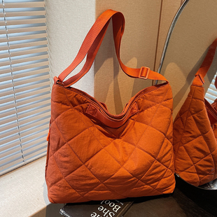 棉服包包女秋冬潮牌云朵褶皱大包小众菱格大容量托特包复古斜挎包