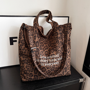 韩系小众豹纹帆布包秋冬新款休闲慵懒风单肩包大容量通勤托特包包