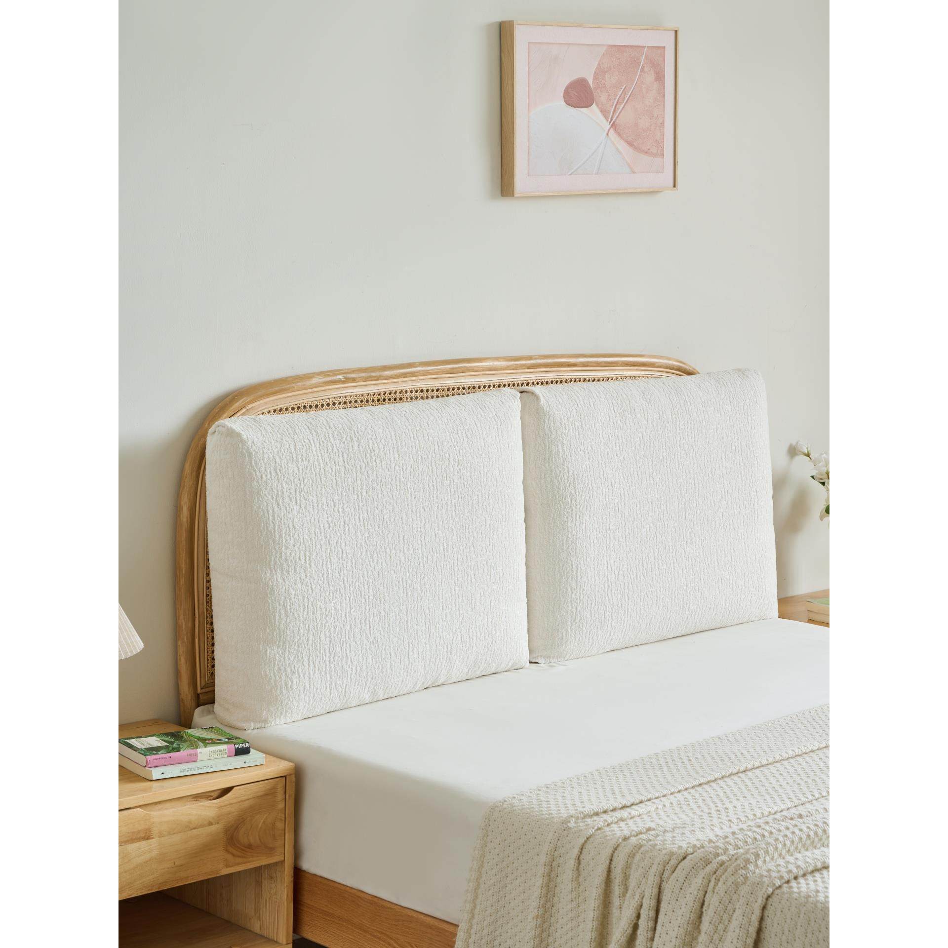 Wabi-Sabi风格床旁靠垫经典羽绒床和早餐床旁软袋沙发靠垫袋榻榻