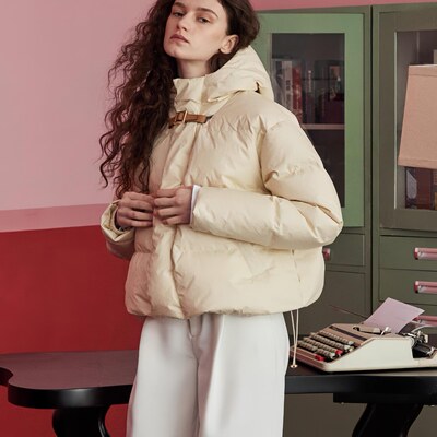 冬季短款加厚修身型羽绒服