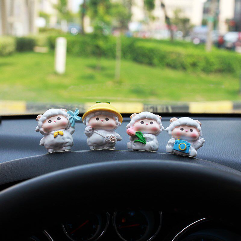 可爱的小羊乖乖迷你桌面工位装饰品摆件车载车内中控摆件创意礼品