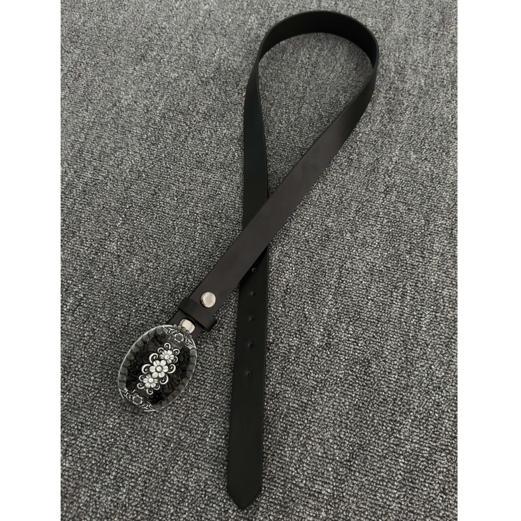 暗黑风铆钉皮带男女金属扣腰带设计感小众重工雕花黑色