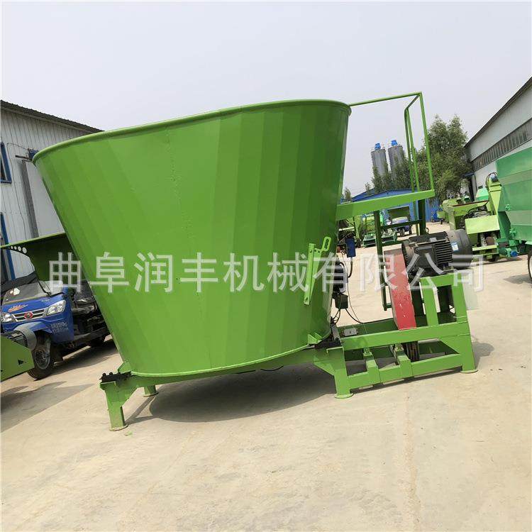 固定牛羊养料搅拌机动肉牛殖电混料机牧场AWH牵引式立式青储草拌