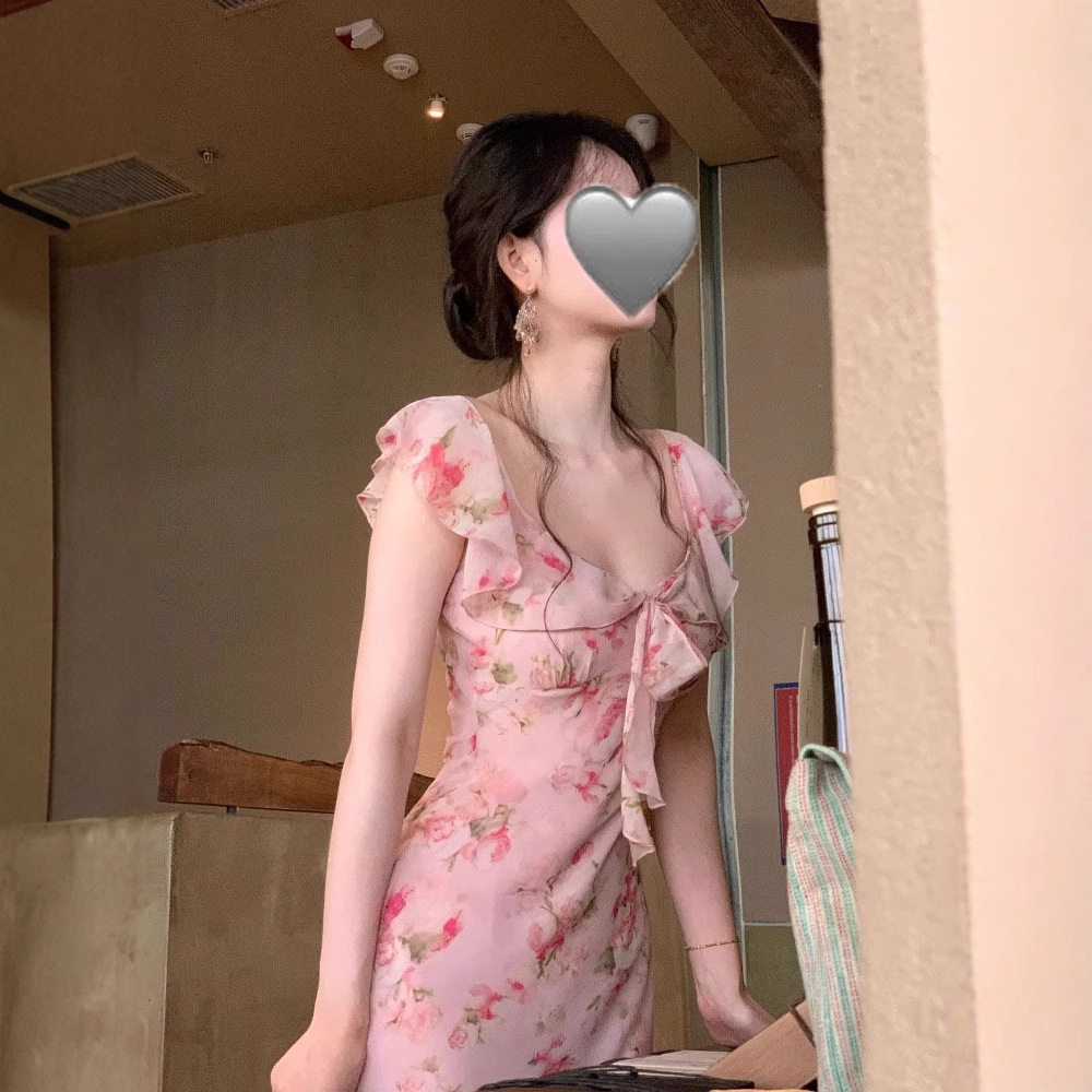 花香味的夏天 温柔显白纯欲性感荷叶领斜裁显瘦吊带连衣裙