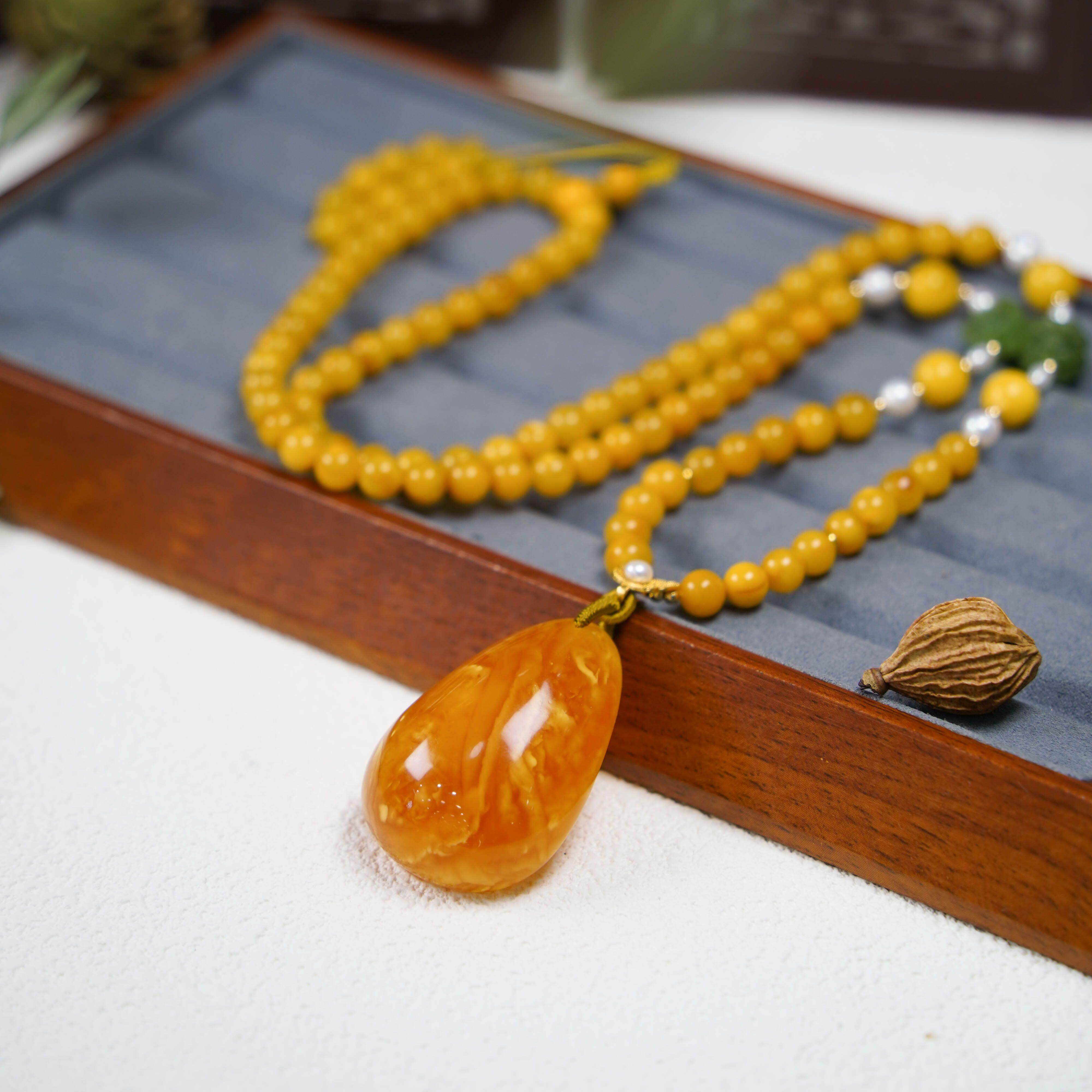 【Q .Jewelry】蜜蜡水滴项链 略有不同