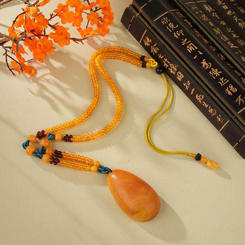 【Q .Jewelry】蜜蜡水滴吊坠 略有不同