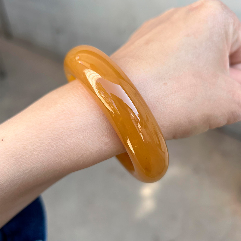 仟喜梵“心栖梦归”女款翡翠和田玉平替一口糖黄龙玉手镯子正品