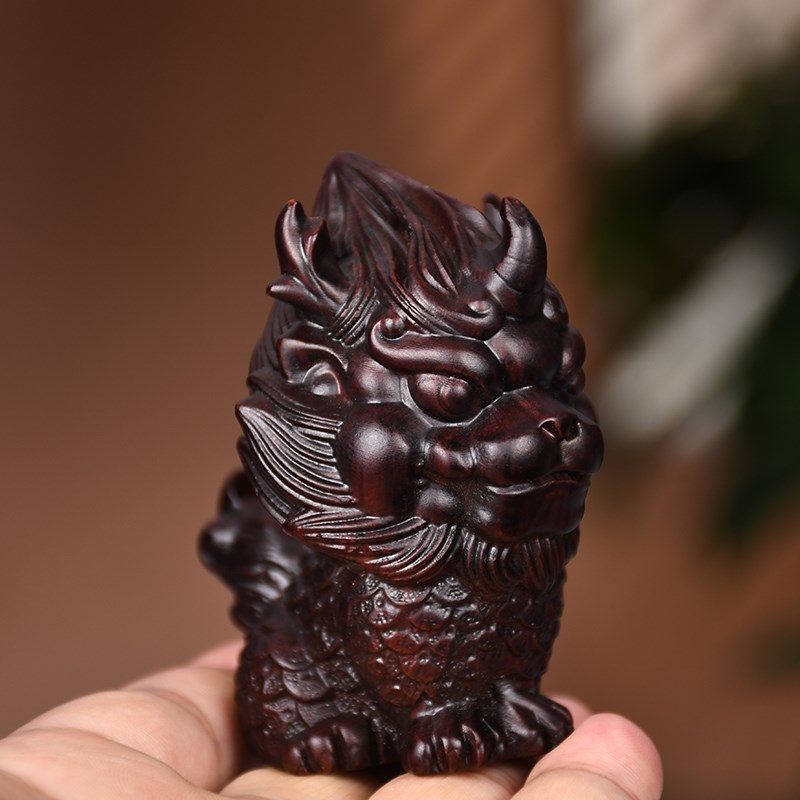 黑檀木雕刻麒麟瑞兽摆件文玩随身手把件车载国风桌面装饰品工艺品