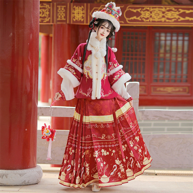 仔拾柒_元春 原创明制汉服女2025新款冬季加厚半袖马面裙拜年古装,女装/女士精品,汉服套装,淘宝优惠券,粉丝福利购,淘宝优惠卷