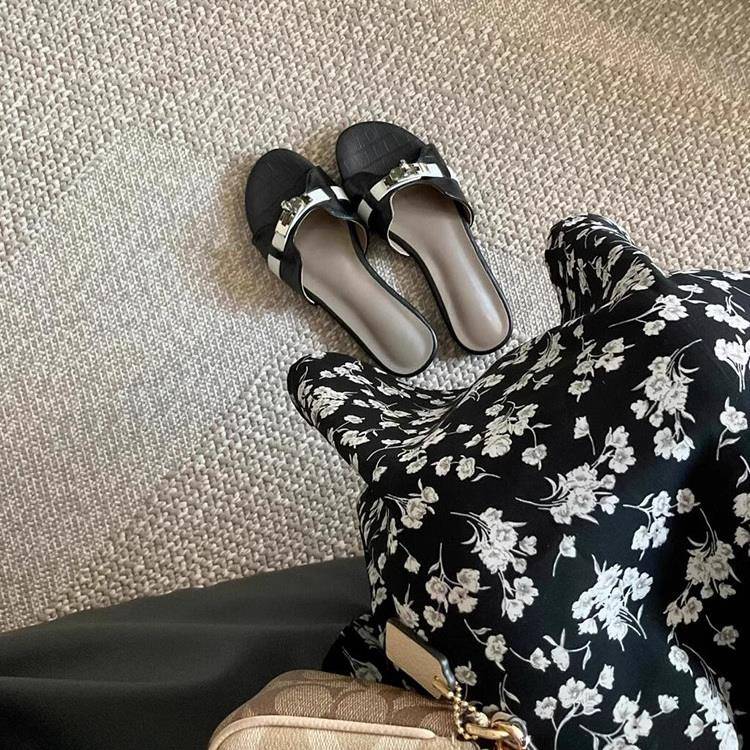 羊皮版~一字拖鞋女款2025新款露趾小金扣凉鞋夏季旅游出行平底鞋