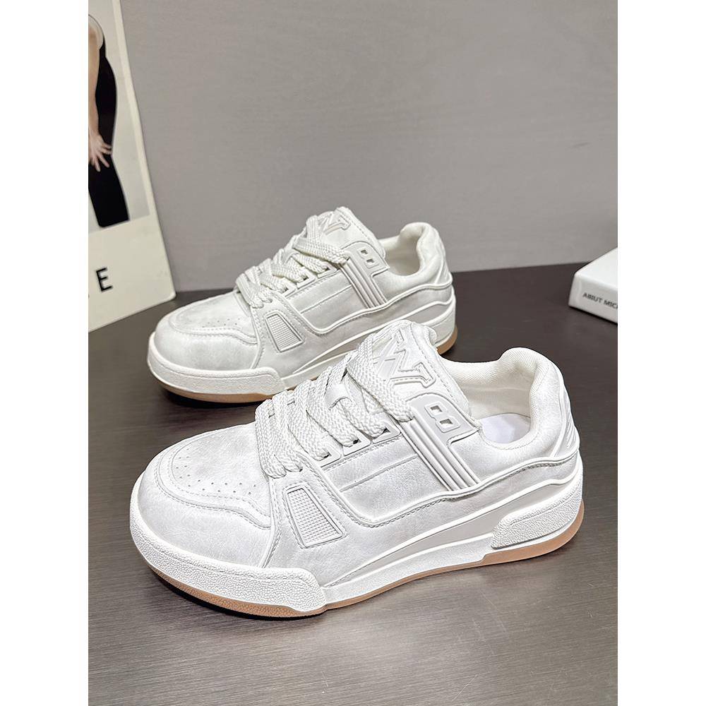 韩版真皮小白鞋女港风2025年秋季新款百搭厚底增高休闲运动板鞋潮