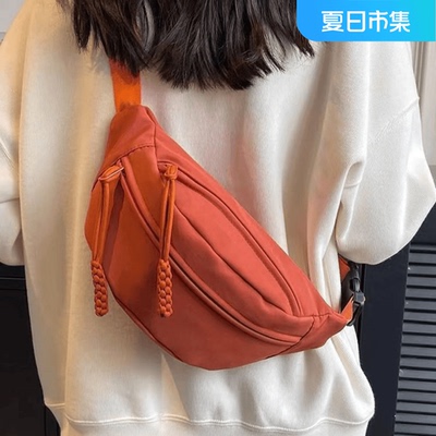 轻便尼龙帆布小包包女2026夏简约单肩胸包斜挎包红