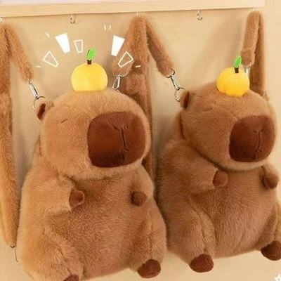 卡皮巴拉毛绒包卡通呆萌水豚可爱