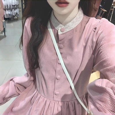 茶歇法式灯芯绒连衣裙女秋