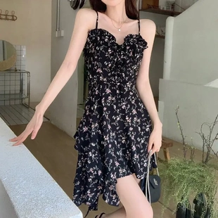 新款 2025年夏季 小个子黑色碎花吊带连衣裙女纯欲风收腰显瘦短裙