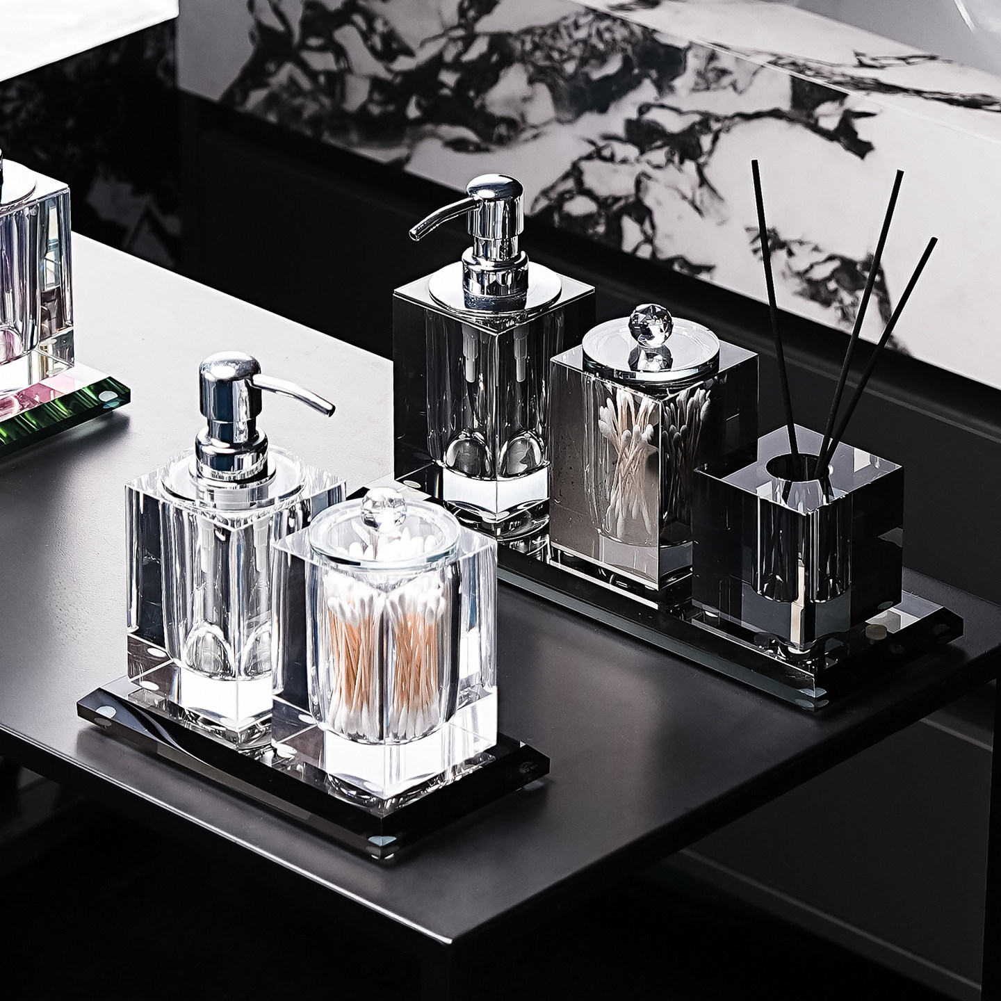 高级感水晶玻璃浴室用品套件别墅样板房卫生间洗漱台面收纳四件套