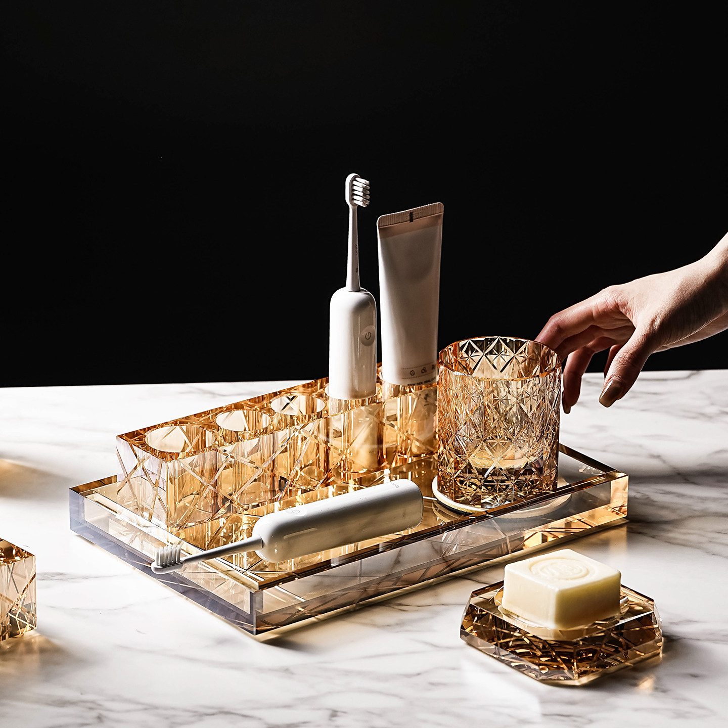 高级感酒店售楼处样板房浴室高端水晶洗漱收纳电动牙刷置物架套装