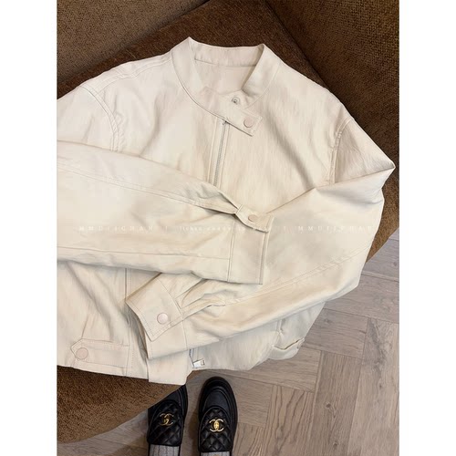 MMUIICHAN 白皮软软外套 很好看的奶白色 拉链按扣捏褶美丽短外套