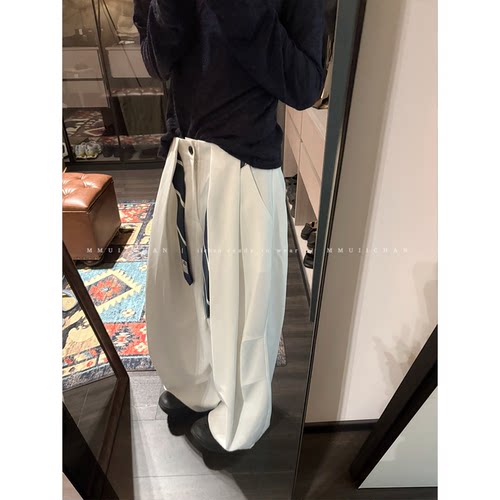 MMUIICHAN 有点好搭的白裤子 层次分明侧边捏褶有点弧度的休闲裤