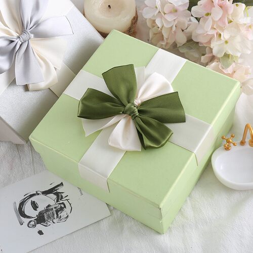 礼品盒正方形礼物包装盒子超大生日送礼盒简约创意伴手礼盒礼物盒