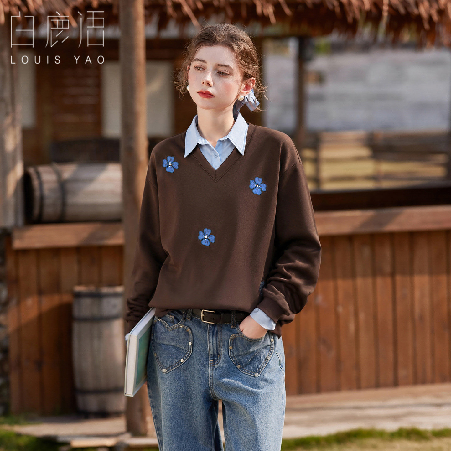 白鹿语松弛感假两件拼接卫衣女26秋新款花朵绣花针织宽松休闲上衣