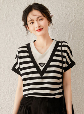 白鹿语条纹假两件拼接上衣26夏款时尚休闲宽松v领女式短袖女式T恤