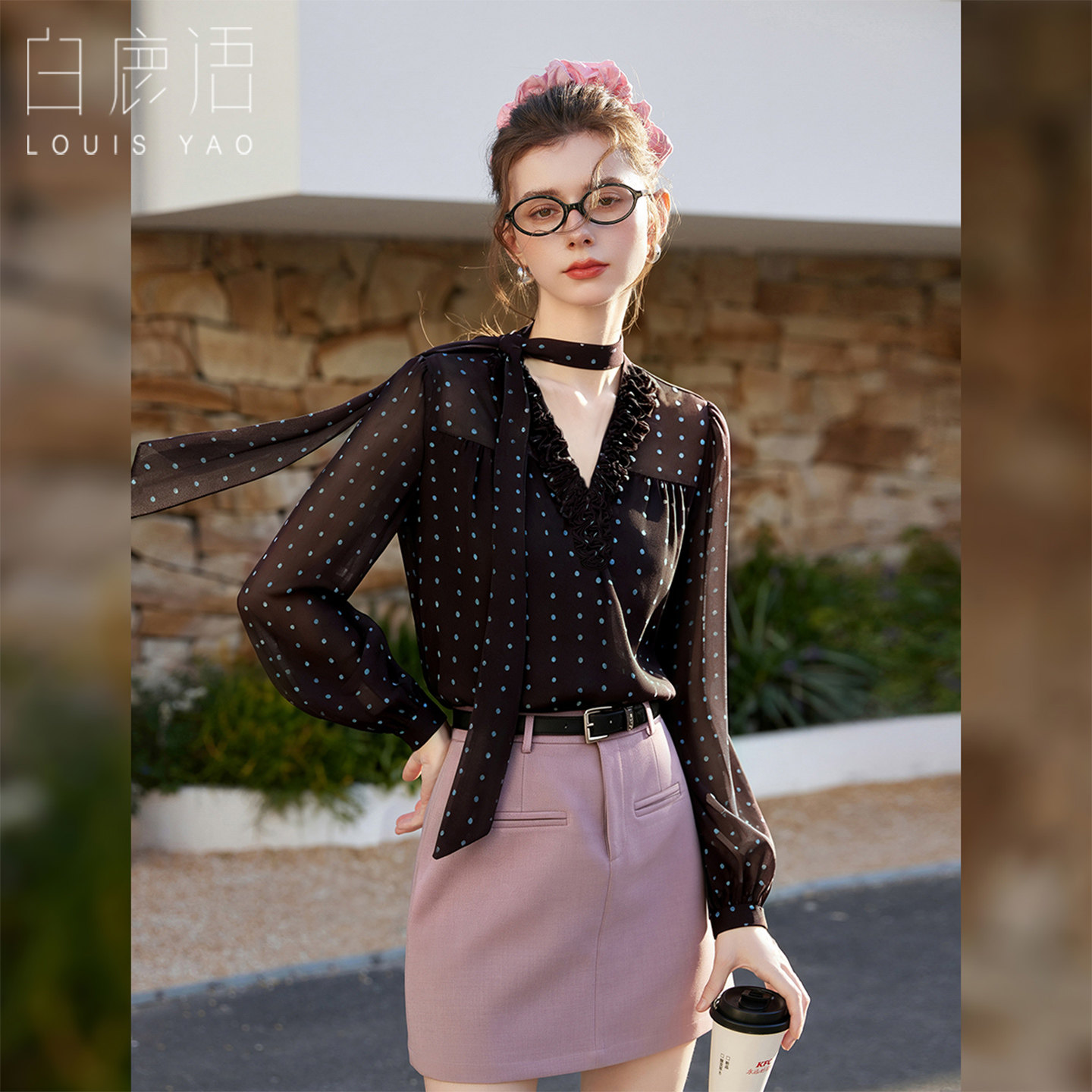 白鹿语复古温柔风波点飘带衬衫女26秋季新款V领长袖温柔通勤上衣