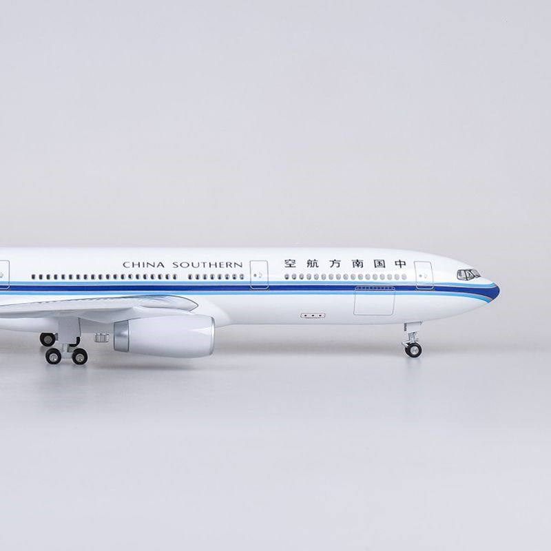 仿真飞机模型空客A330南方航空拼装客机带轮带灯礼品静态航模B737,玩具/童车/益智/积木/模型,飞机模型,淘宝优惠券,粉丝福利购,淘宝优惠卷