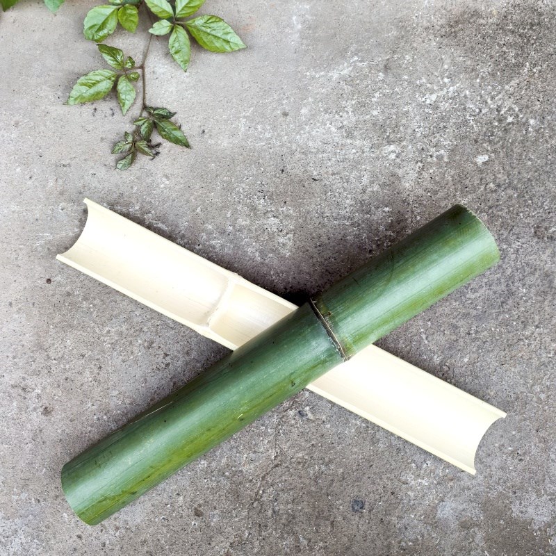 新鲜竹子对半开庭院竹流水引水渠接水竹筒水管贴墙栅栏装饰竹片
