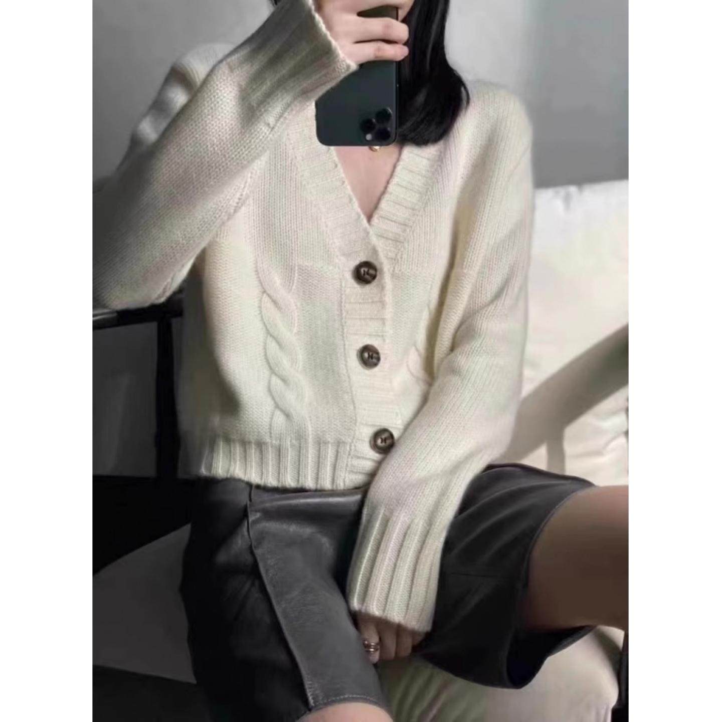 100%山羊绒开衫女短款2025秋冬新款麻花V领宽松显瘦加厚毛衣外套