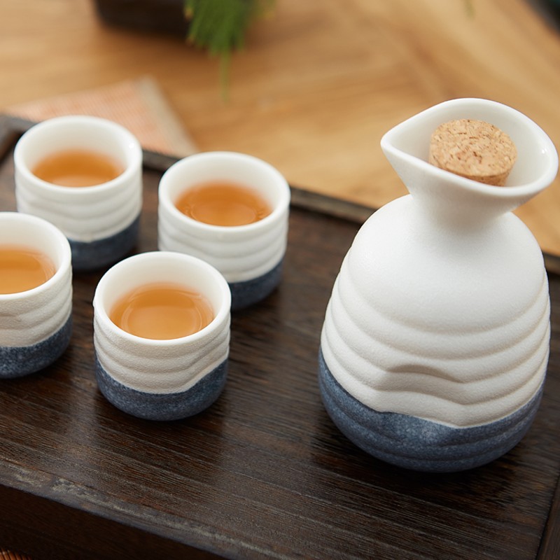陶瓷日式家用清酒酒具套装一壶四杯白酒杯黄酒杯