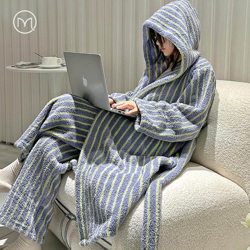 冬款睡袍女两件套连帽长袖珊瑚绒保暖加厚简约风时尚条纹浴袍睡衣