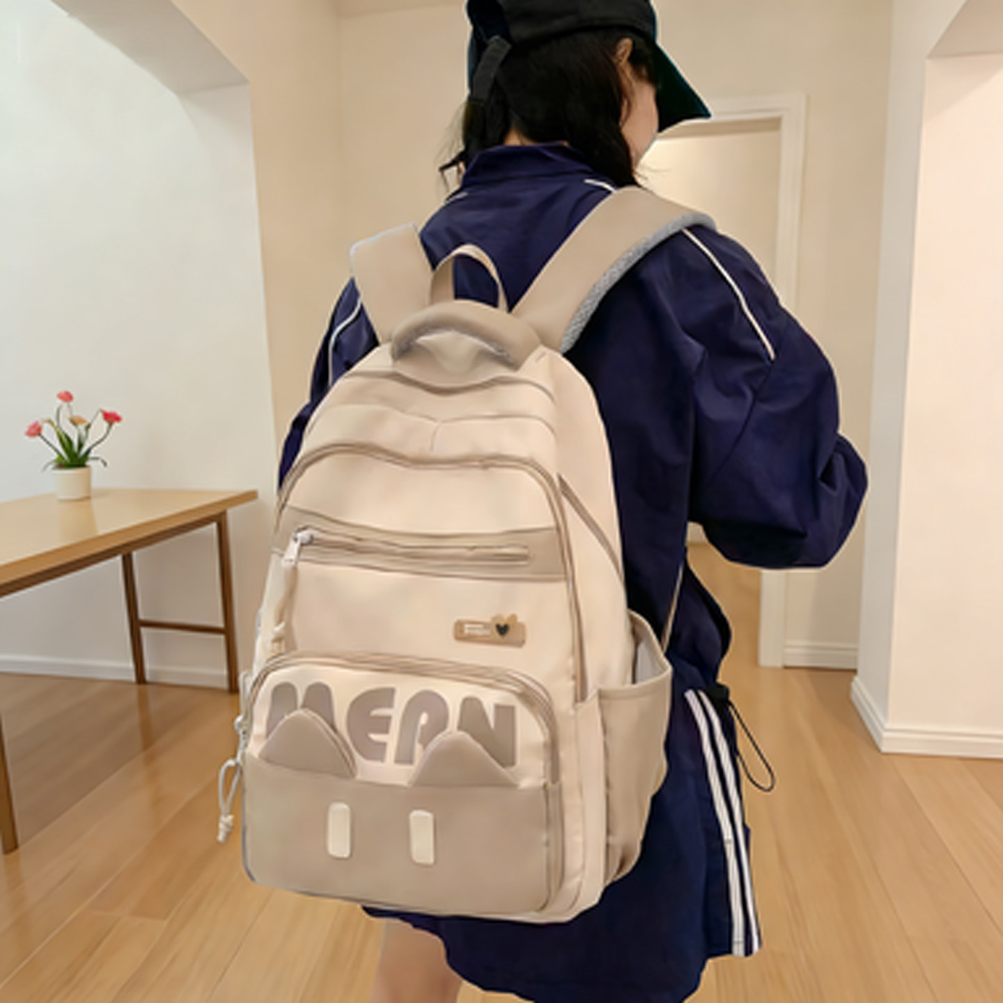 2026新款高颜值大容量旅游女双肩包初高中学生轻便女孩可爱书包