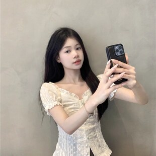 衬衫 纯欲风白色V领泡泡袖 显瘦短袖 蕾丝衬衣女夏季 甜辣妹上衣 修身