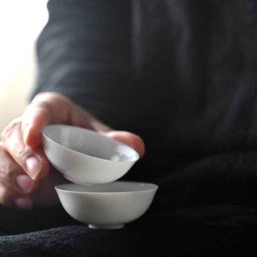 厚皿德化白瓷手工浮雕蝉翼超薄胎白瓷品茗杯功夫主人茶杯薄如纸杯